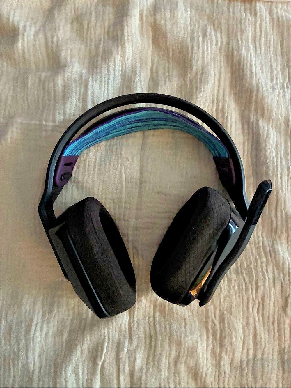 Logitech G733 LIGHTSPEED Wireless Gaming Headset Black. PAID 150